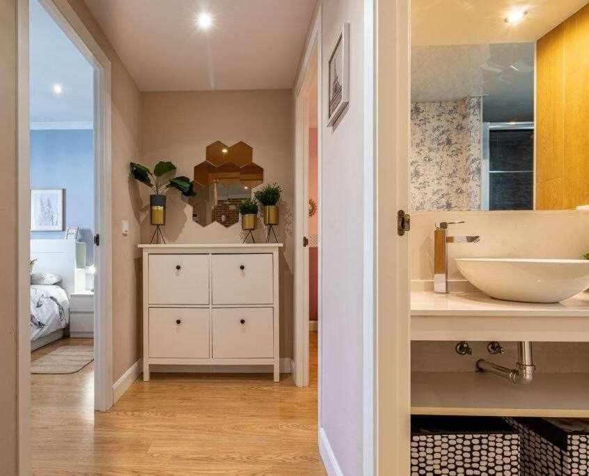 3 Apartamento En Estadio Sevilla 8 Plazas 3 Hab Y Metro Eksteriør bilde