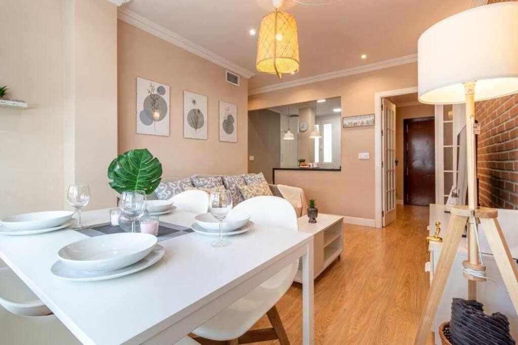 3 Apartamento En Estadio Sevilla 8 Plazas 3 Hab Y Metro Eksteriør bilde